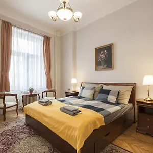 budapest-center-hygge-premium-suite-opera.inbudapesthotels.com/